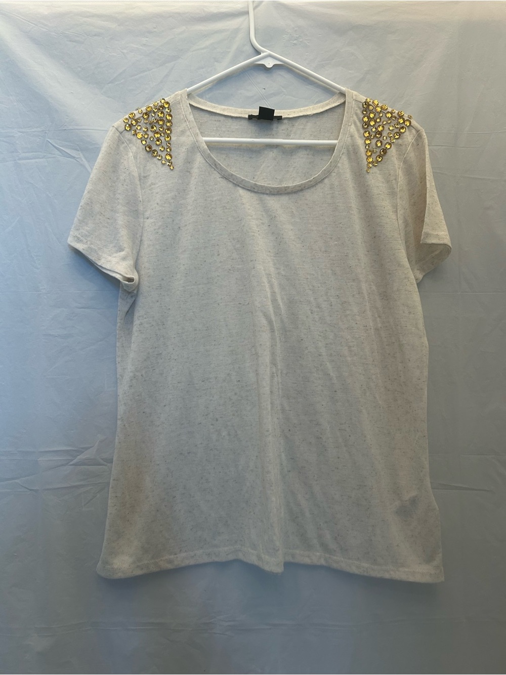 H&M Junior’s Oatmeal Short Sleeve Tee with Gold Rhinestones on Shoulder Sz L NW